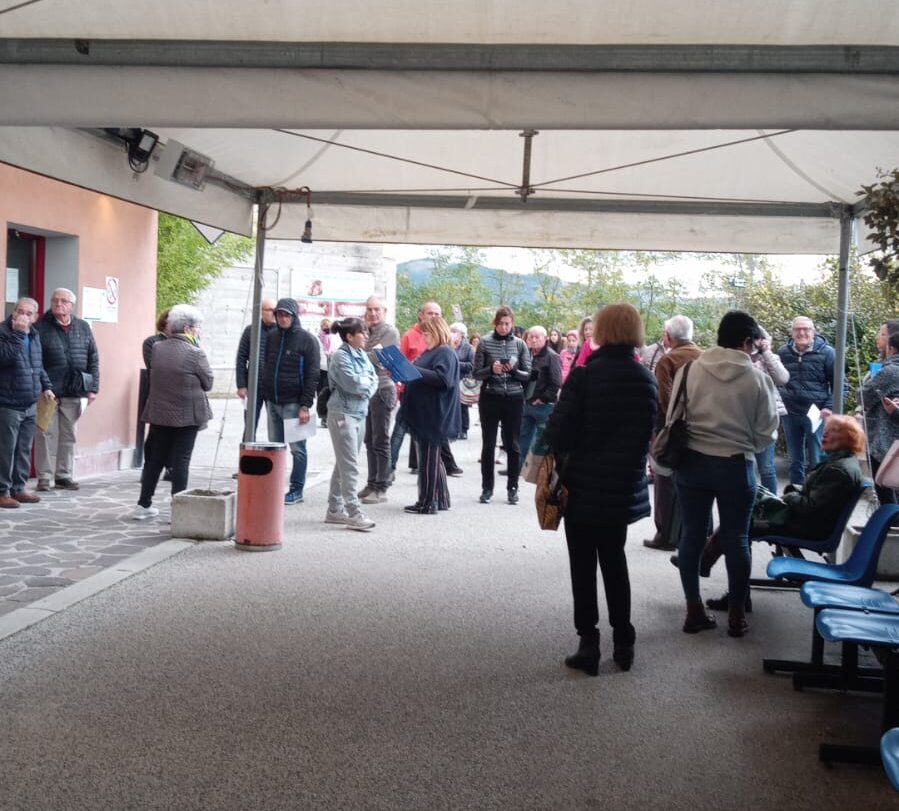 PORTE DEL CUP APRONO CON UN’ORA DI RITARDO, OSPEDALE L’AQUILA, UTENTI INFEROCITI