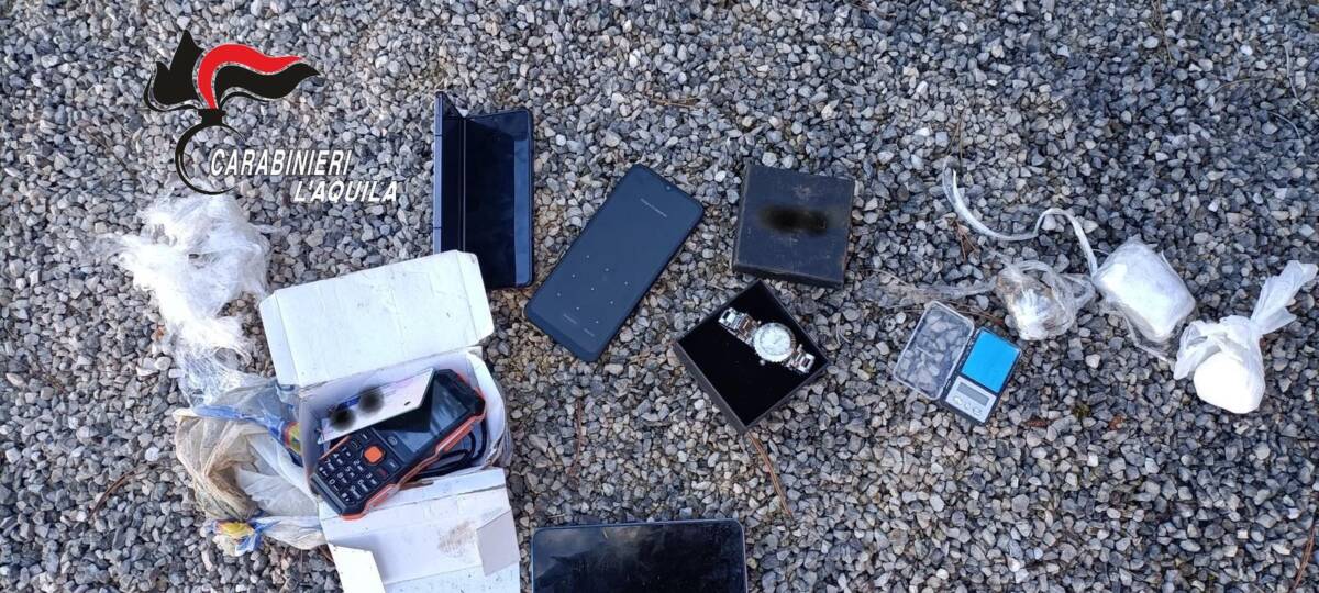 L’AQUILA: SPACCIATORE MAROCCHINO IN TRASFERTA, SORPRESO E ARRESTATO IN UN BOSCO A TEMPERA