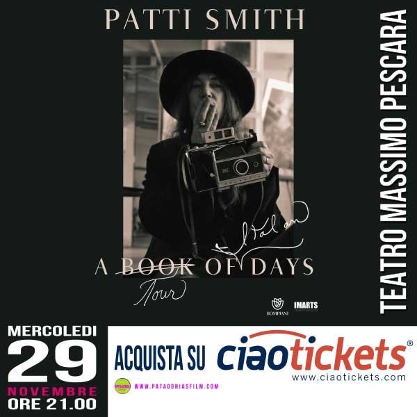 PATTY SMITH STASERA IN CONCERTO AL TEATRO MASSIMO DI PESCARA:  PAROLE, SUONI  E FOTO INSTANTANEE