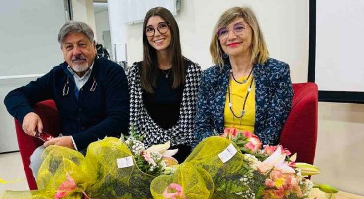 GUARISCE DALLA LEUCEMIA, 23ENNE RACCONTA LA SUA STORIA IN UN LIBRO