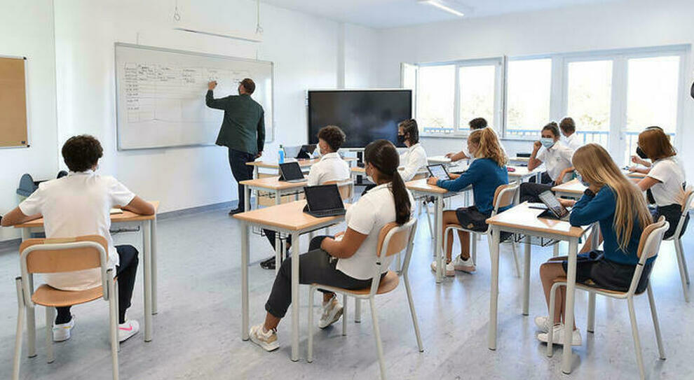 SCUOLA: ANCHE IN ABRUZZO SCIOPERO 17 NOVEMBRE PER FONDI E CONTRATTI