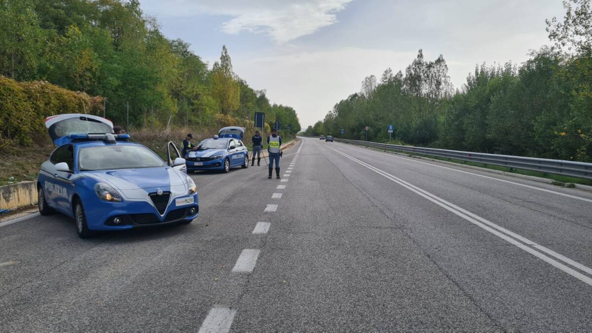 CONTROLLI DELLA POLIZIA SULLA STRADA TRA LA MARSICA E IL FRUSINATE: MULTATI 7 AUTOMOBILISTI