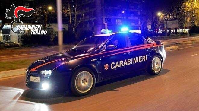 RUBA IL REGISTRATORE DI CASSA IN UN NEGOZIO DI ALBA ADRIATICA: STRANIERO ARRESTATO DAI CARABINIERI