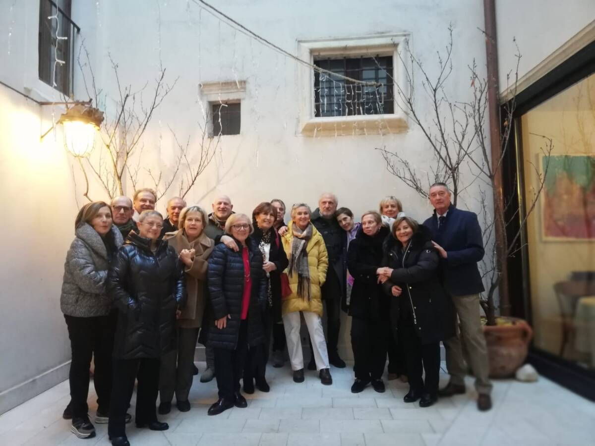 SI RIVEDONO A 50 ANNI DAL DIPLOMA GLI EX ALUNNI DELLA TERZA A DEL LICEO COTUGNO DELL’AQUILA