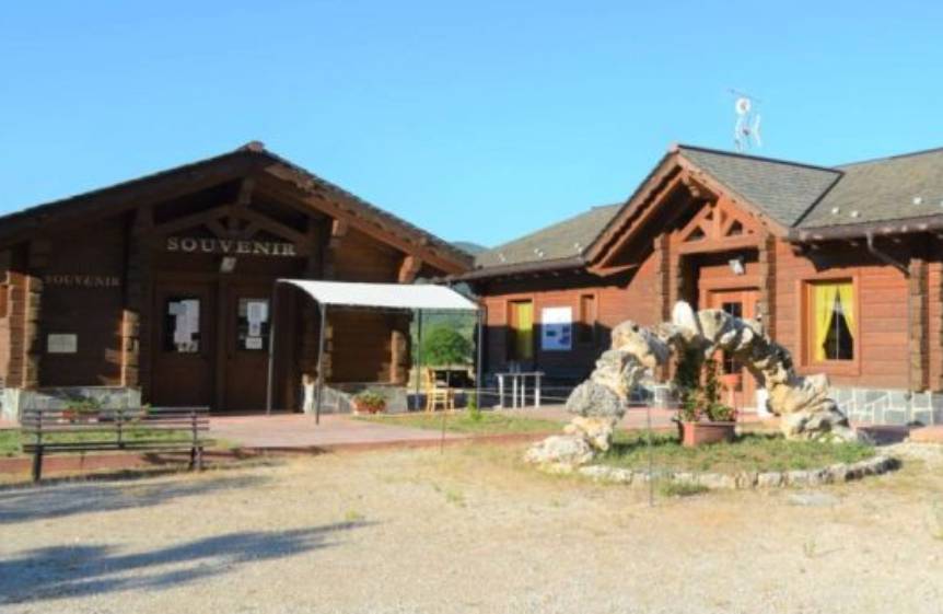 VILLAGGIO LIVIGNO: “DOPPIA BOCCIATURA COMUNE SAN DEMETRIO”, TAR SOSPENDE ORDINANZA DEMOLIZIONE
