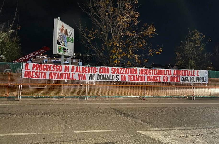 “NO A CIBO SPAZZATURA A TERAMO”: CASA DEL POPOLO CONTRARIA AD APERTURA MC DONALD