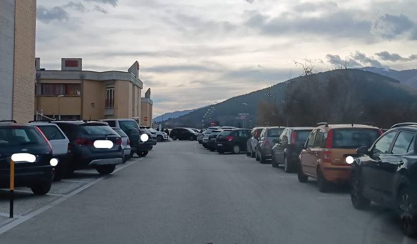 L’AQUILA, POCHI PARCHEGGI ALL’OSPEDALE: CON CANTIERI MENO POSTI AUTO, DISAGI PER UTENTI E DIPENDENTI