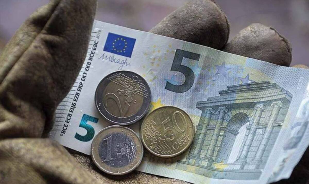 AVEZZANO: ANZIANA DERUBATA DAVANTI AL SUPERMERCATO CON IL “TRUCCO DELLA MONETINA”