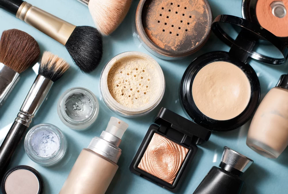 ACQUISTARE COSMETICI E PROFUMI A UN PREZZO SCONTATO: ECCO COME