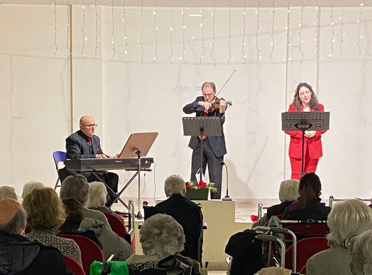 EX ONPI L’AQUILA: SCAMBIO DI AUGURI, CON CONCERTO DI CANTI NATALIZI E I RACCONTI DI NONNA GELTRUDE