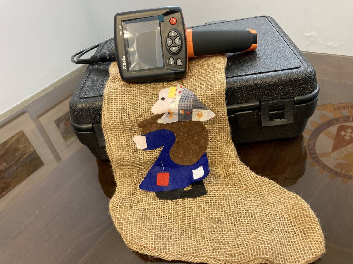 LA BEFANA DELL’ACI PORTA IN DONO UN VIDEOSCOPIO ELETTRONICO ALLA POLIZIA STRADALE DI TERAMO
