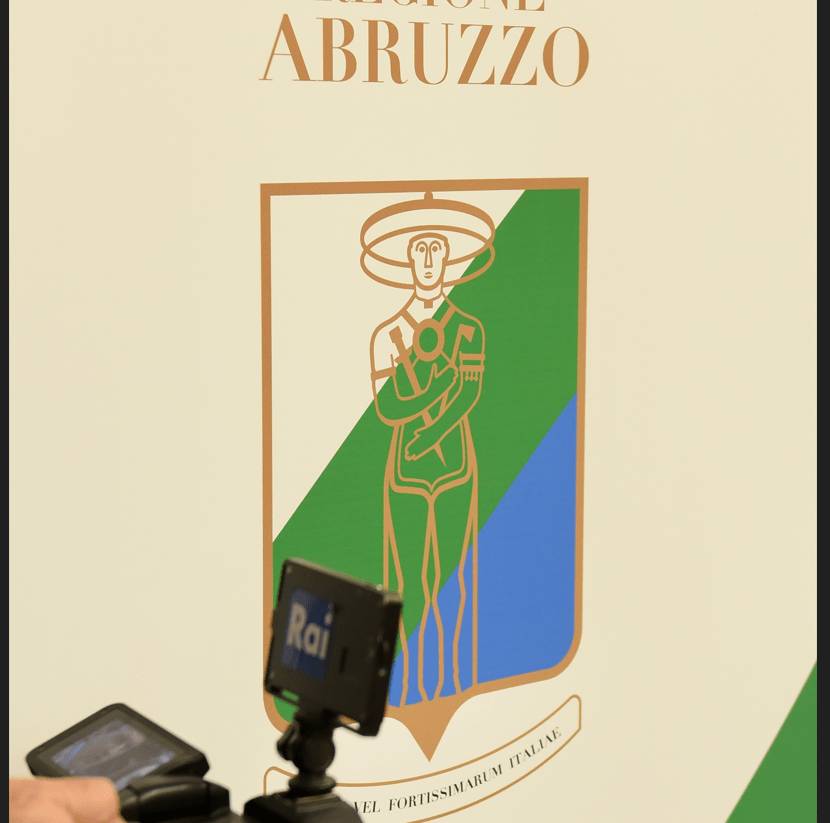 PRESENTATO NUOVO STEMMA DELLA REGIONE ABRUZZO CON GUERRIERO DI CAPESTRANO STILIZZATO