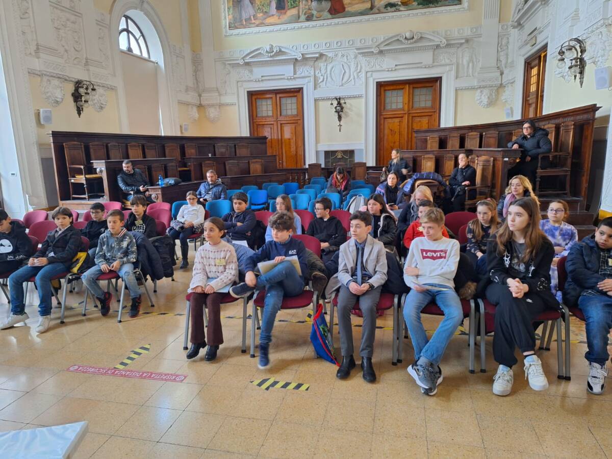 CONSIGLIO COMUNALE RAGAZZE E RAGAZZI A CHIETI. ELETTI PRESIDENTE E  VICE