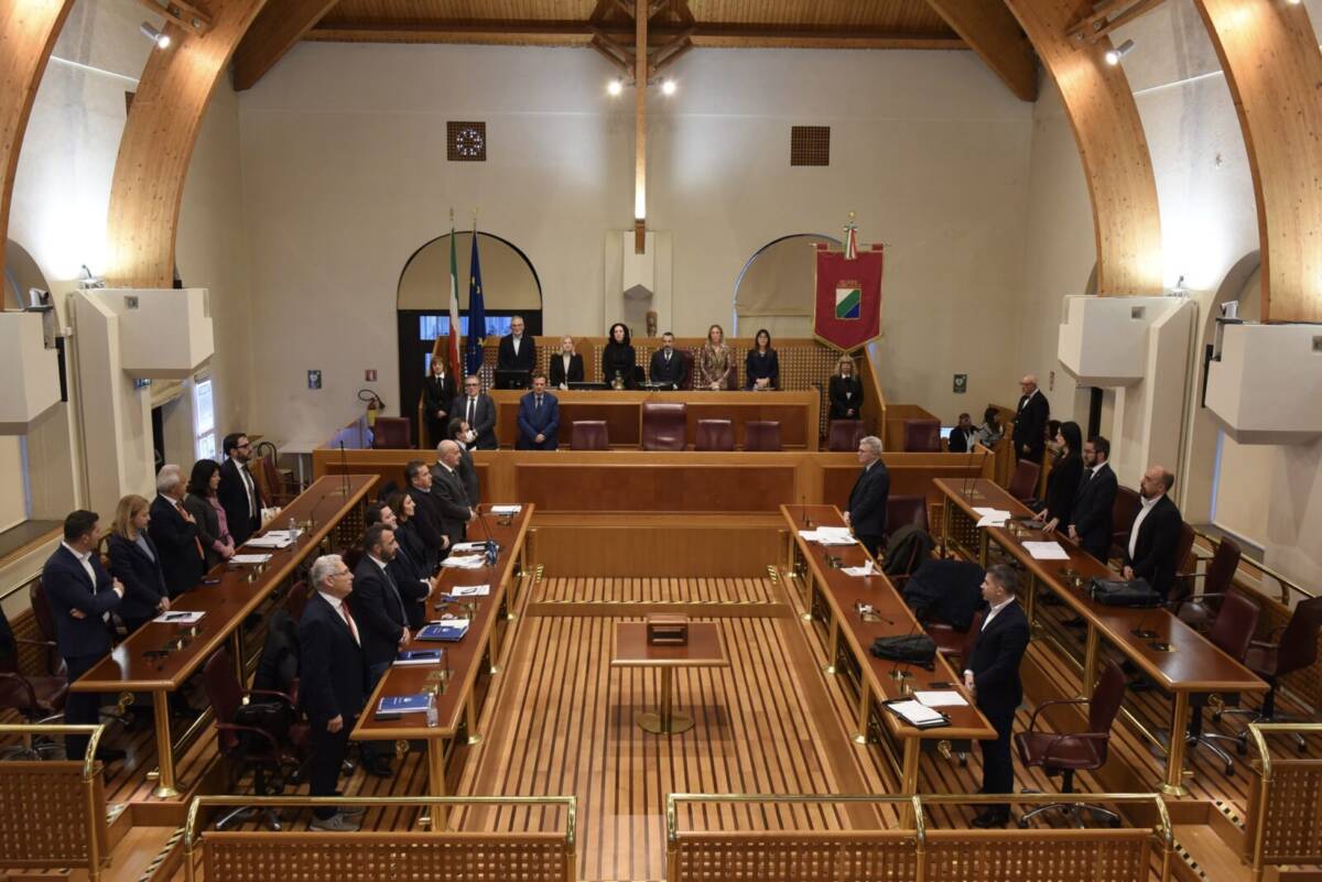CONSIGLIO ABRUZZO: OK CENTRODESTRA A OMNIBUS. OPPOSIZIONI, “STOP NORME CLIENTELARI”