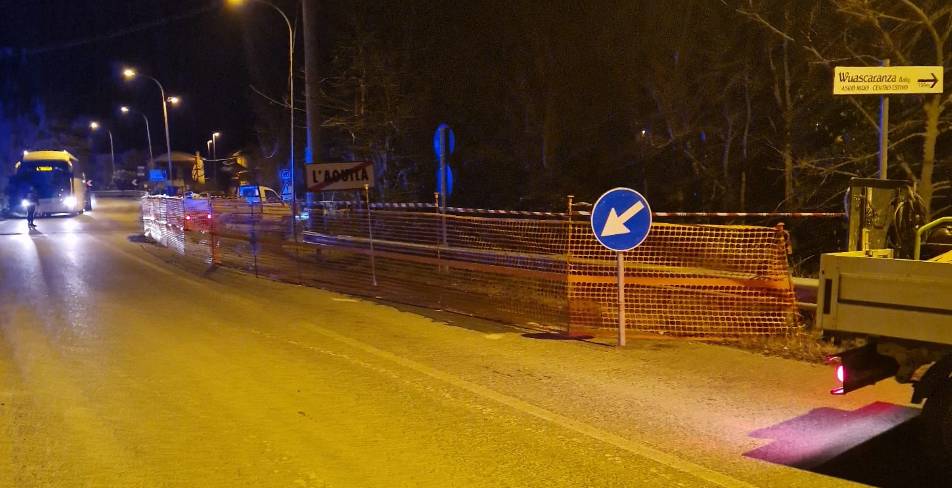 CEDIMENTO TERRENO NEI PRESSI DELL’AQUILA EST: INTERVENTO ADDETTI COMUNALI