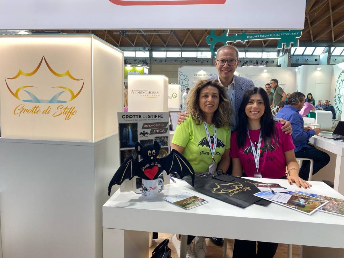 GROTTE DI STIFFE ALLA BIT DI MILANO: PRESENTATE APP PER VIDEO GUIDE IN LIS E AREA PET