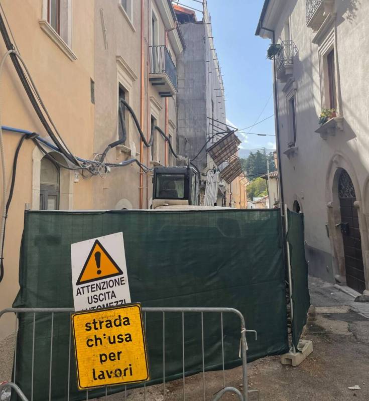 L’AQUILA: VIA FORTEBRACCIO DI NUOVO CHIUSA PER LAVORI DALL’8 GENNAIO E PER DUE MESI
