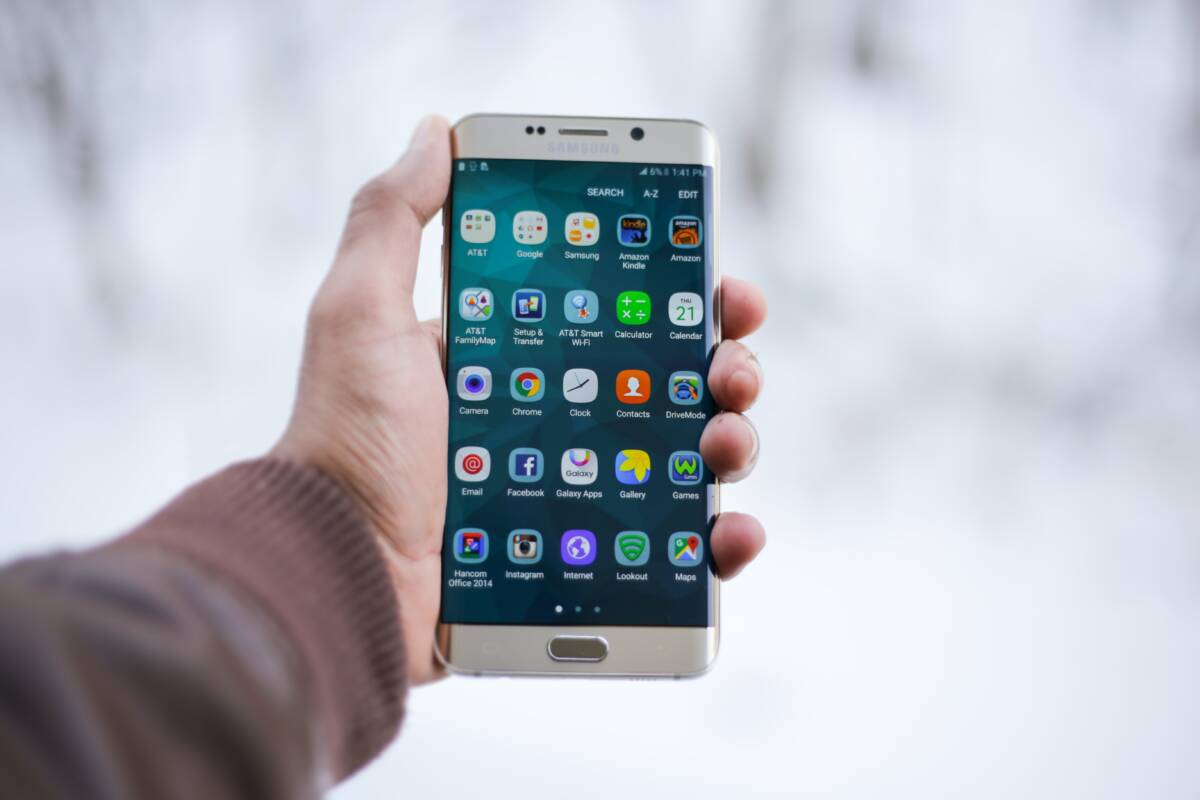 CORSI PER ANZIANI A VASTO PER IMPARARE L’USO DELLO SMARTPHONE ORGANIZZATI DAL COMUNE