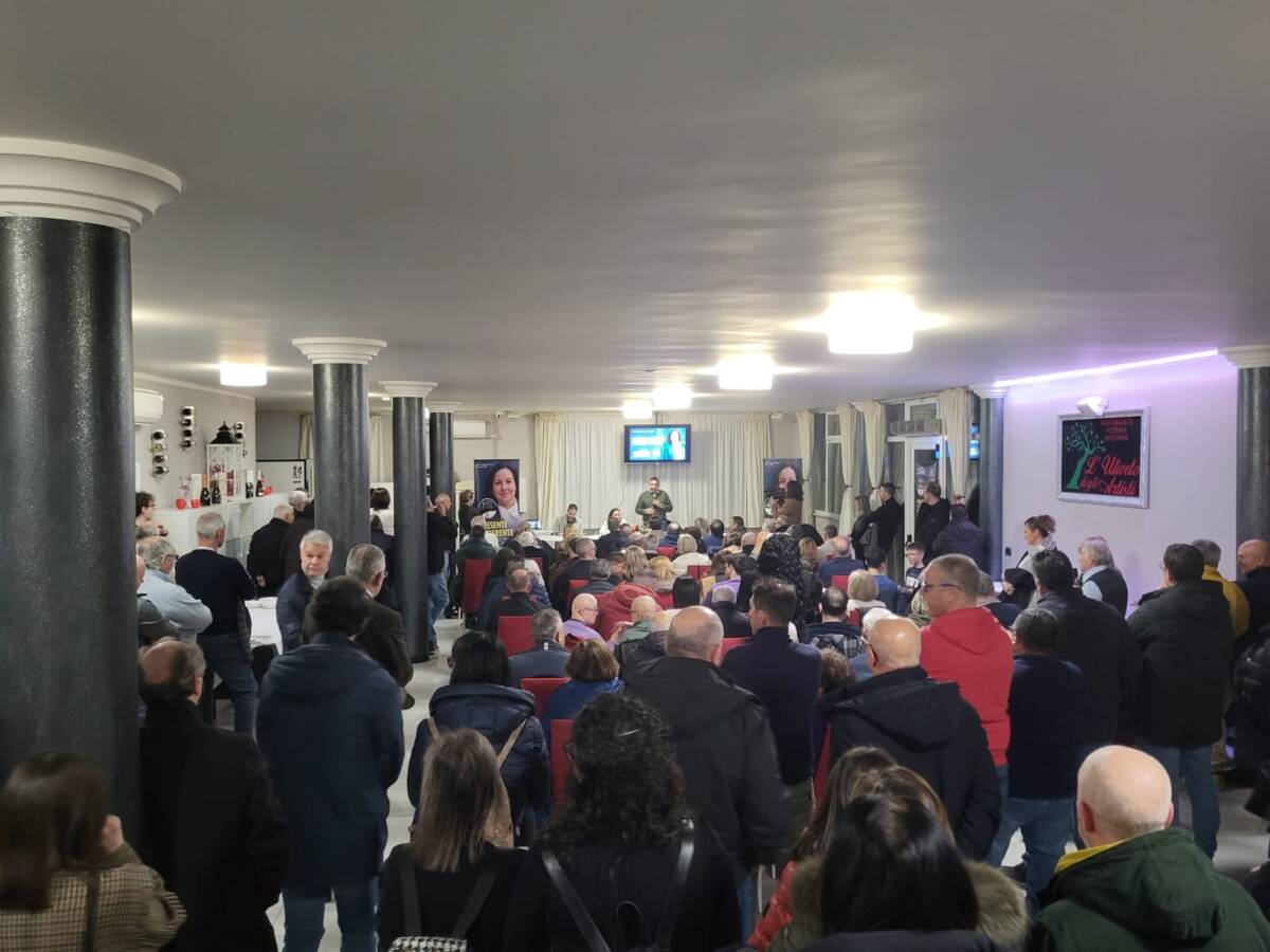 REGIONALI: BAGNO DI FOLLA PER CARLA ZINNI (FDI) NELL’INCONTRO CON GLI ELETTORI A LANCIANO