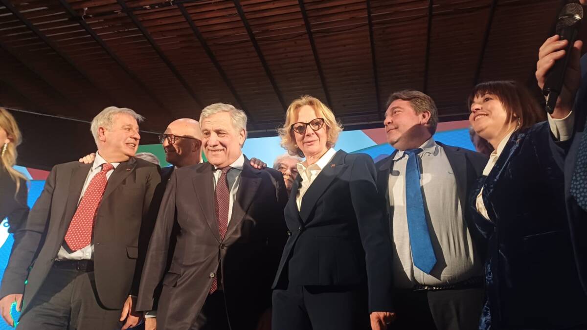 REGIONALI: PRESENTATI A PESCARA TUTTI I CANDIDATI ABRUZZESI DI FORZA ITALIA ALLA PRESENZA DI TAJANI
