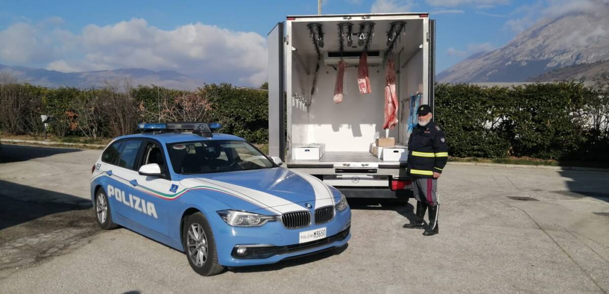 TRASPORTO DI CARNE AD AVEZZANO CON UN MEZZO INADATTO: MULTA DI MILLE EURO E MERCE SEQUESTRATA