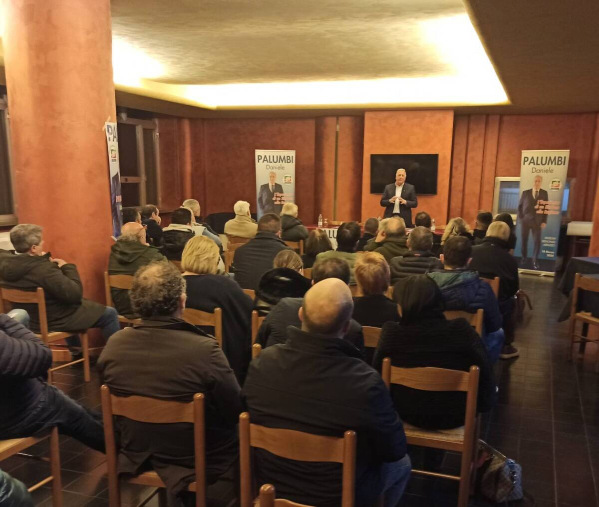 REGIONALI: TANTA GENTE ALL’INCONTRO A MONTORIO CON PALUMBI SOSTENUTO DA ANTONETTI E PULCINI
