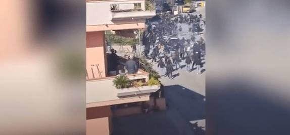 CALCIO: SCONTRI DERBY GIULIANOVA-TERAMO, 5 ULTRAS ARRESTATI