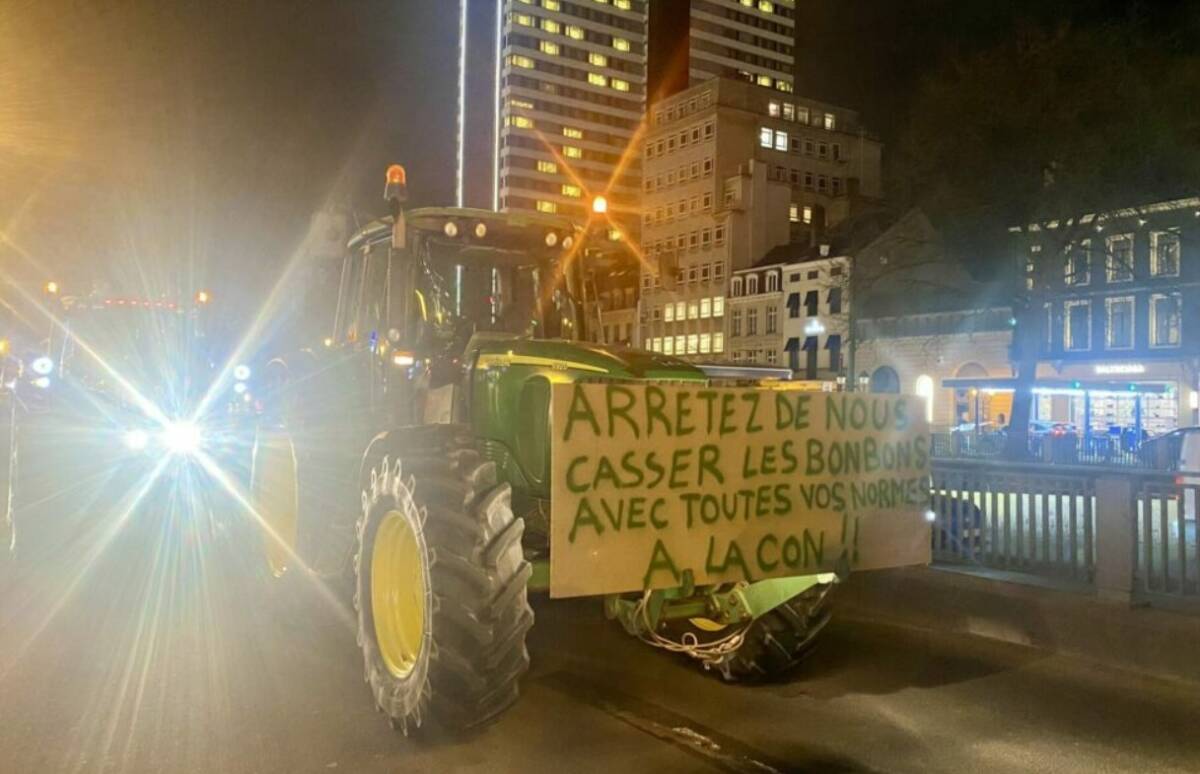 PROTESTE TRATTORI: AGRICOLTORI DA TUTTA EUROPA, BLOCCATE STRADE DEL QUARTIERE EUROPEO DI BRUXELLES