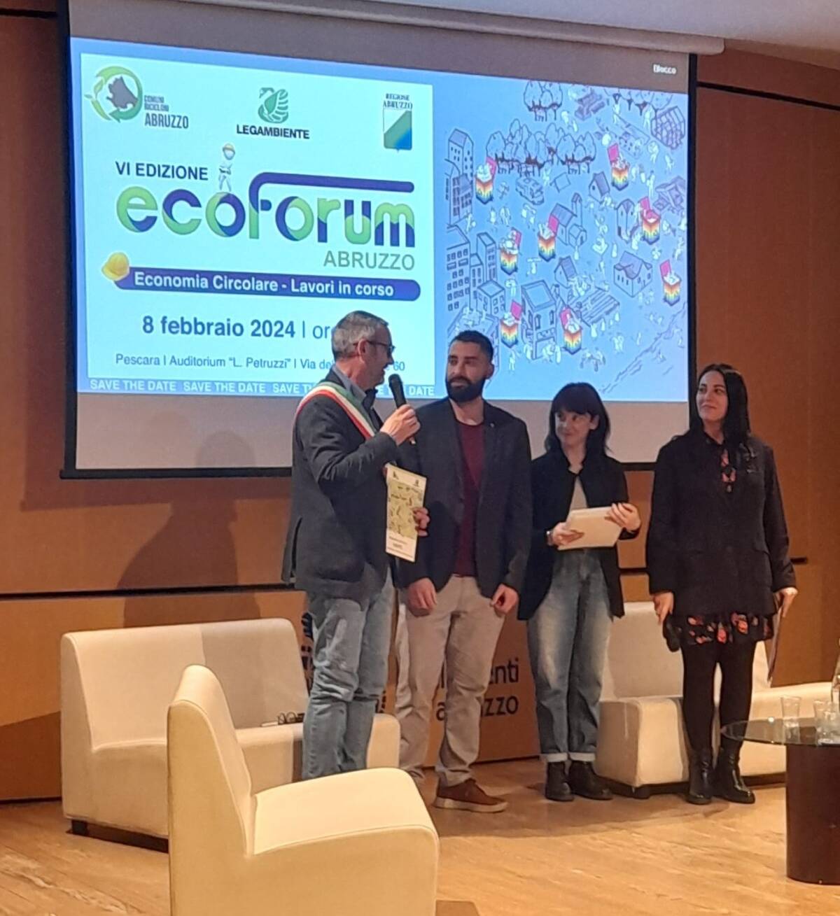 COMUNI RICICLONI: IL PREMIO ASSEGNATO ANCHE QUEST’ANNO A VASTO NELLA CERIMONIA DI PESCARA