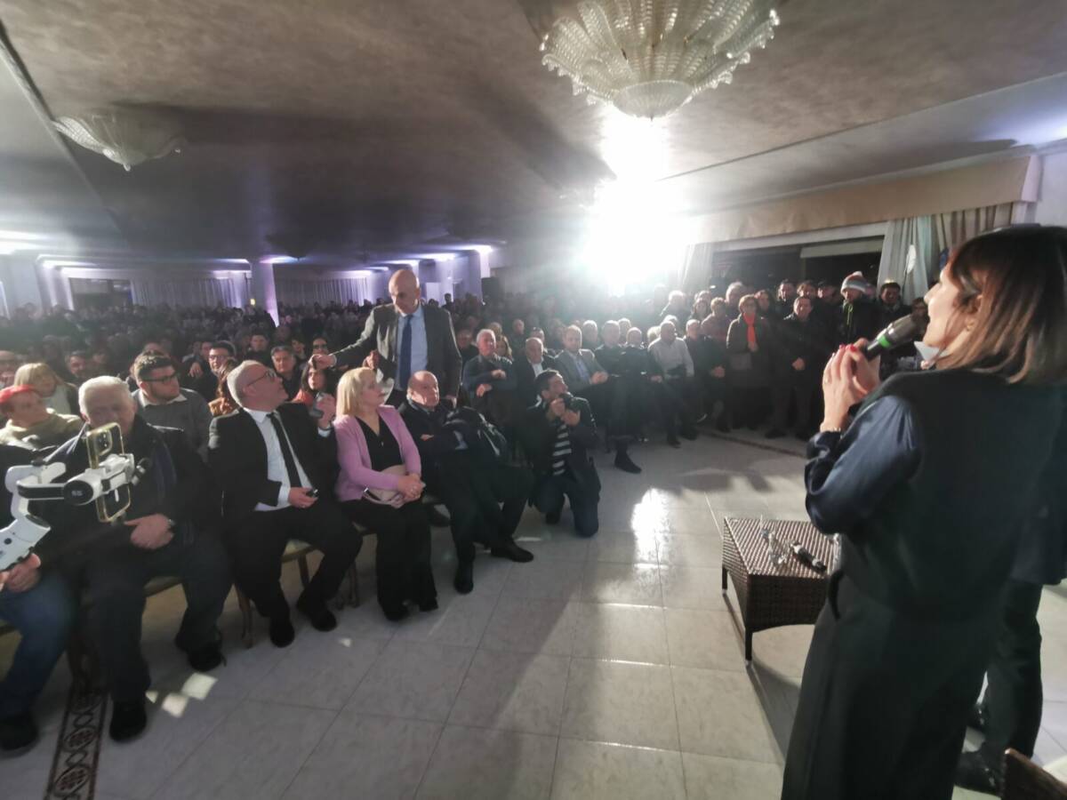REGIONALI: OLTRE MILLE PERSONE PER MARIANNA SCOCCIA, AL VIA CAMPAGNA ELETTORALE