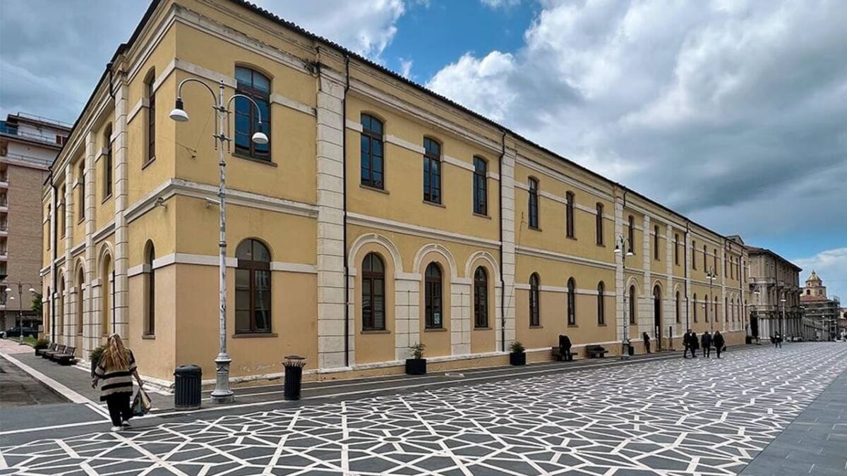 REGIONALI: SCONTRO SOCIAL SOSPIRI-DI SALVATORE.<br> D’ALFONSO, “VISIONE MERCANTILE CENTRODESTRA”