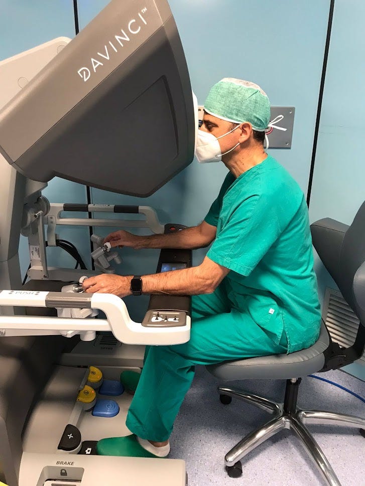 A CHIETI PRIMO INTERVENTO DI BYPASS GASTRICO CON IL ROBOT “DA VINCI XI” SU PAZIENTE OBESA
