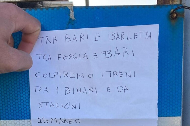 ALLARME BOMBA A TRANI, SOSPESA CIRCOLAZIONE FERROVIARA TRA PESCARA E BARI