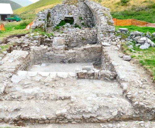 SANT’EGIDIO A CAMPO IMPERATORE, IN UN LIBRO I SEGRETI DELL’ANTICHISSIMA CHIESA PASTORALE