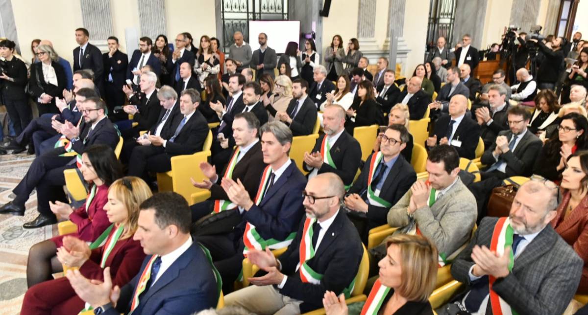 L’AQUILA CAPITALE DELLA CULTURA: E’ POLEMICA, “REGIONALI, OMBRE E INVASIONI DI CAMPO”
