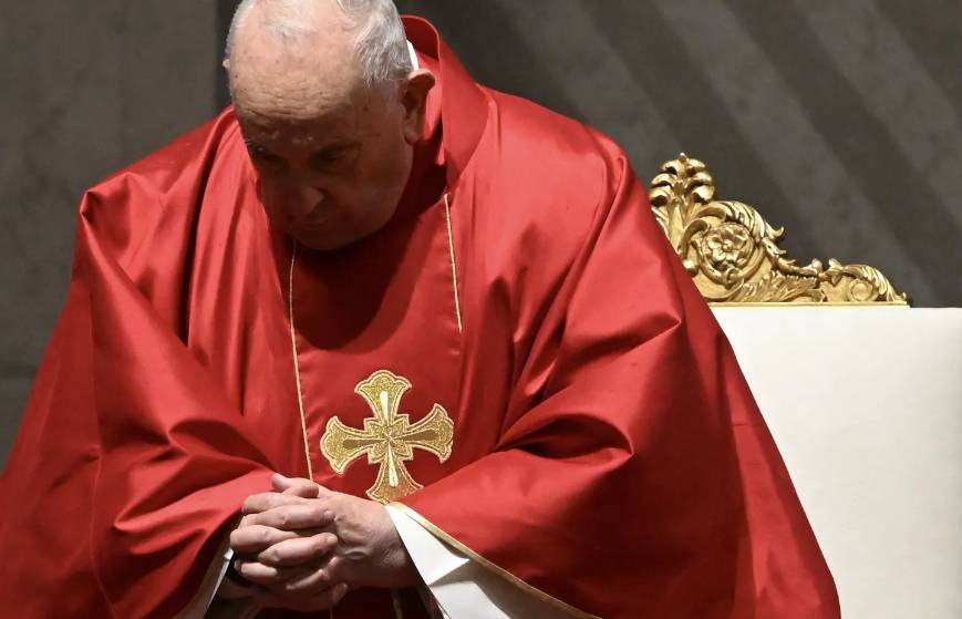 VEGLIA DI PASQUA: PAPA FRANCESCO, “ANELITI DI PACE SPEZZATI DALL’ODIO E DALLE GUERRE”