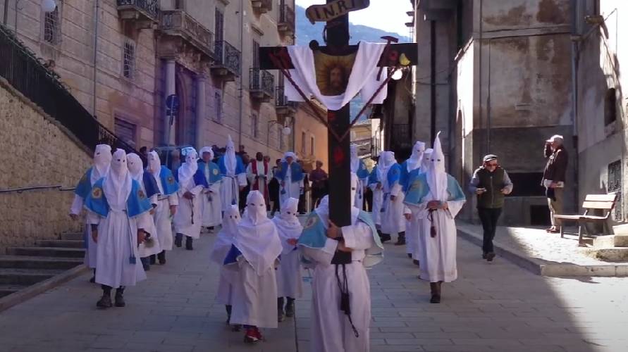 VENERDI’ SANTO IN ABRUZZO: SI RINNOVANO GLI ANTICHI E SUGGESTIVI RITI DELLE PROCESSIONI