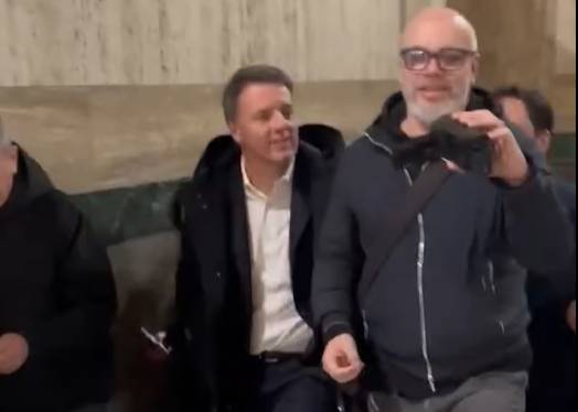 REGIONALI: E’ RENZI SHOW A PESCARA, NEL MIRINO DELMASTRO E LOLLOBRIGIDA