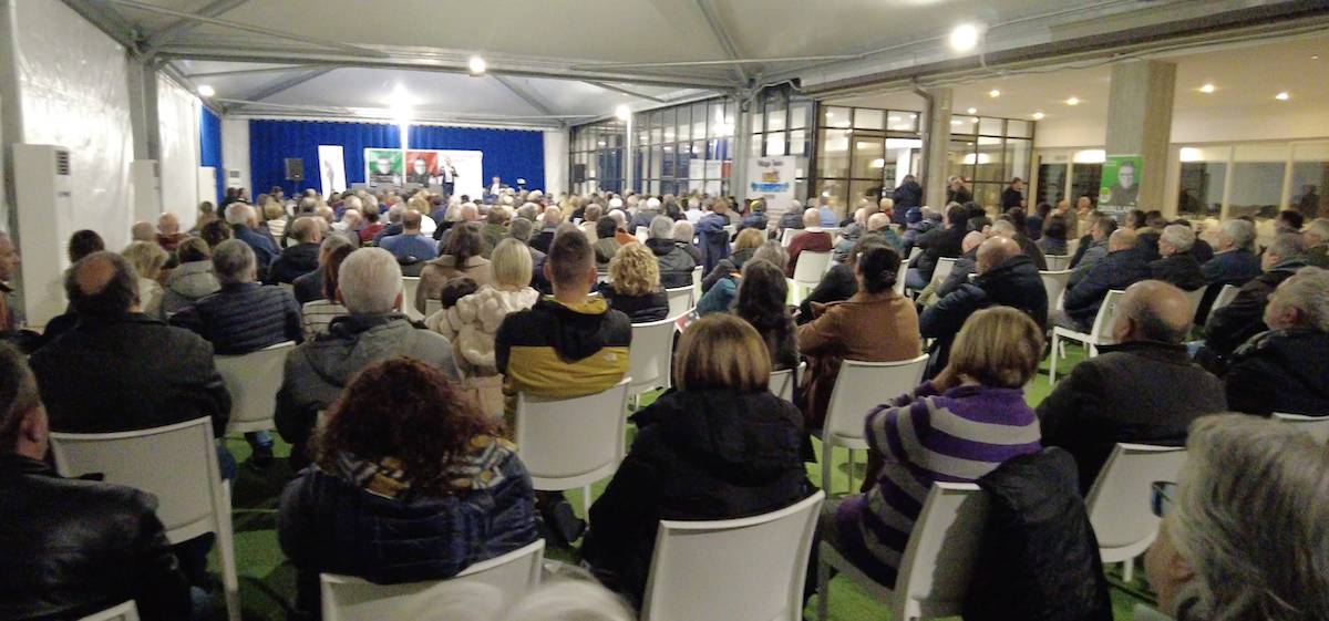 REGIONALI: ABRUZZO INSIEME, OLTRE 400 PERSONE PER INCONTRO A ROSETO CON CAVALLLARI E D’AMICO