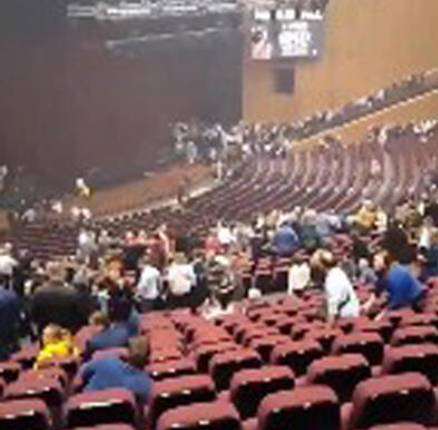 RUSSIA: UOMINI IN MIMETICA SPARANO AL CROCUS CITY HALL A MOSCA, ALMENO 12 MORTI