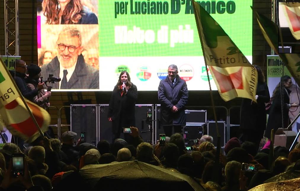 REGIONALI: D’AMICO CHIUDE CAMPAGNA ELETTORALE A L’AQUILA, “SI ALZA IL VENTO DEL CAMBIAMENTO”