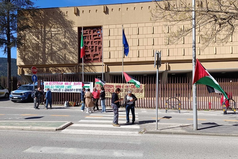 PALESTINESI ARRESTATI: SIT-IN IN OCCASIONE DELL’UDIENZA DI RIESAME ALL’AQUILA