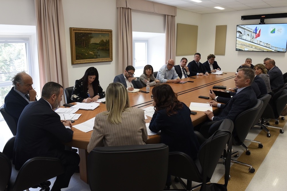 CASO QUAGLIERI: OPPOSIZIONI ASTENUTE SU SURROGA, CENTRODESTRA VOTA SI’ E CONFERMA COMPATIBILITA’