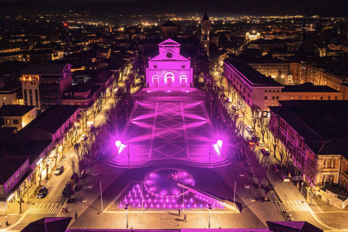 GIRO D ‘ITALIA: LA CAROVANA ROSA STAZIONERA’ AD AVEZZANO IN OCCASIONE DELLA PARTENZA IL 12 MAGGIO