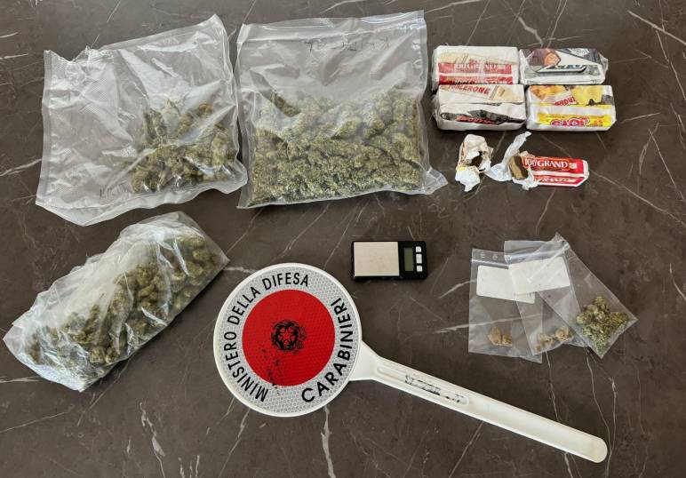 PENNE: ARRESTATO 23ENNE PER ATTIVITA’ DI SPACCIO, TROVATO CON 700 GRAMMI DI HASHISH E MARIJUANA