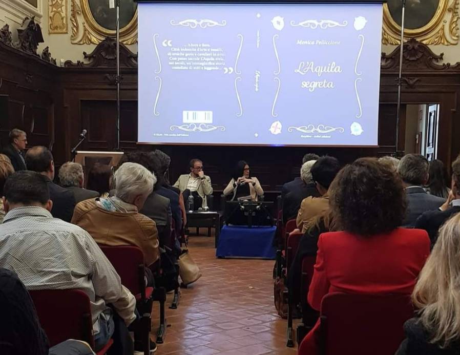 SUCCESSO DI PUBBLICO PER LA PRESENTAZIONE DEL LIBRO “L’AQUILA SEGRETA” DELLA SCRITTRICE PELLICCIONE