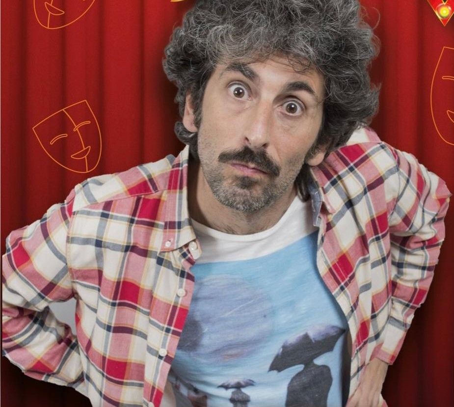 IL COMICO ALBERTO FARINA CHIUDE LA STAND UP COMEDY DEL TSA IL 16 APRILE ALL’AQUILA