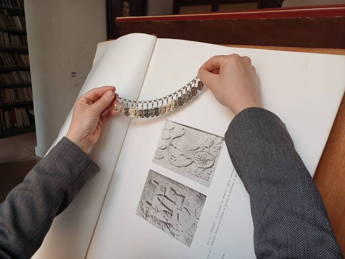 TERAMO HA IL SUO SIMBOLO: PRESENTATO IL CIONDOLO REALIZZATO DAL MAESTRO MONTALDI