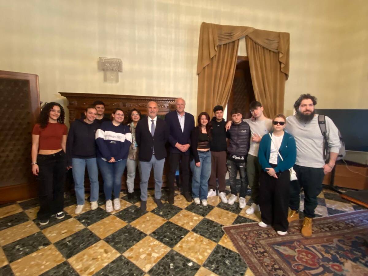 PESCARA: A SCUOLA DI TALENTO ARTISTICO, IL COMUNE OFFRE 20 BORSE DI STUDIO