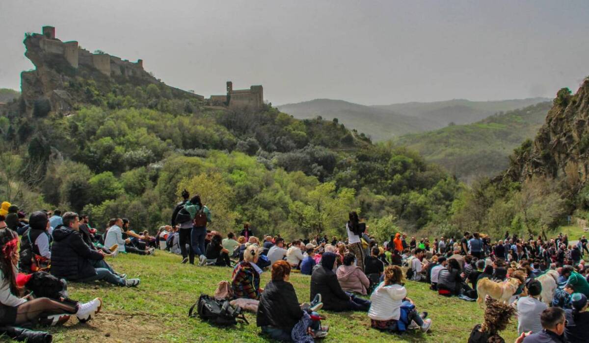 ROCCASCALEGNA: IN 20MILA A PASQUETTA NEL BORGO MEDIOEVALE